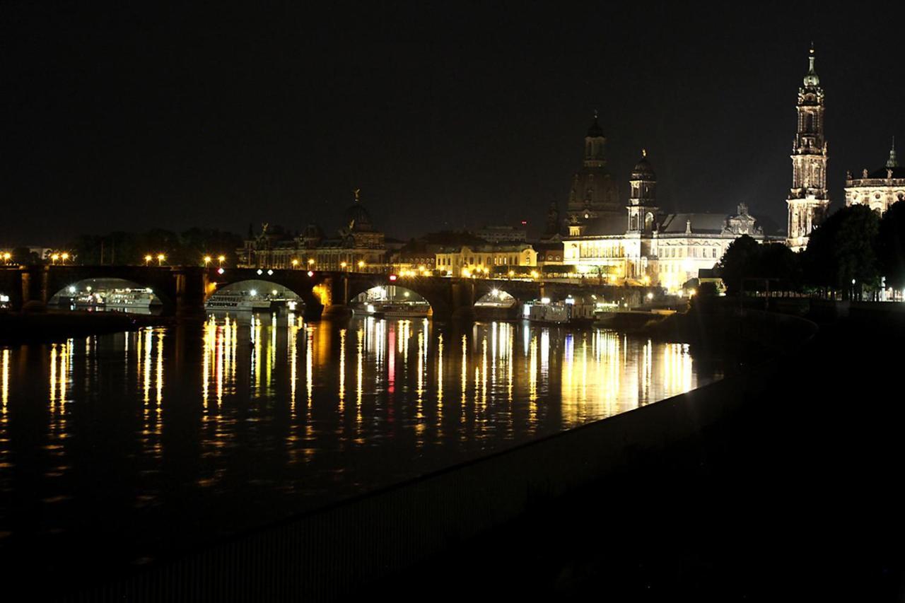 Traumhaftes Zwei-Zimmer-Apartment An Der Elbe Dresda Esterno foto